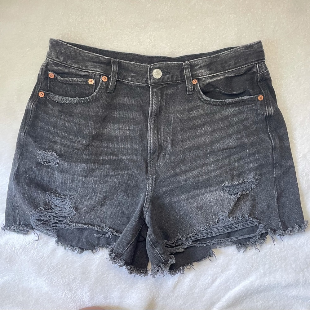 American Eagle 90s boyfriend short high rise